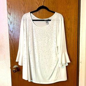 White sparkly dress top size 2X never worn